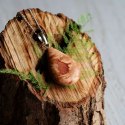 Ciekawy naszyjnik z drewna i żywicy