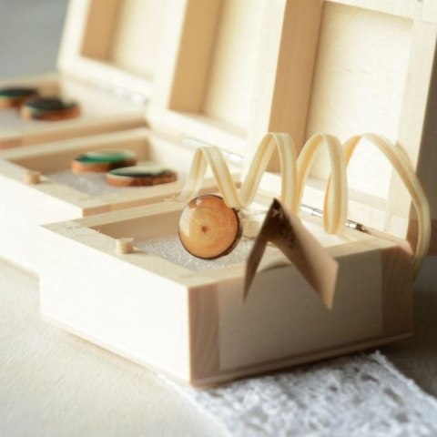 Miniaturowe kolczyki na srebrnych sztyftach Miniaturowe kolczyki na srebrnych sztyftach