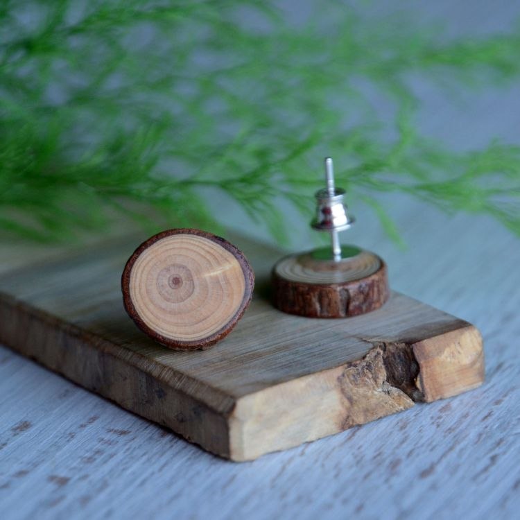 Duże kolczyki z naturalnego drewna i srebra Duże kolczyki z naturalnego drewna i srebra