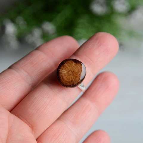 Dębowy pierścionek