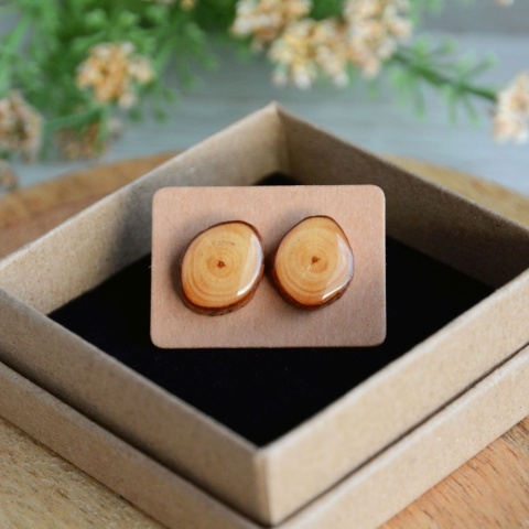 Drewniane kolczyki sztyfty owalne Drewniane kolczyki sztyfty owalne