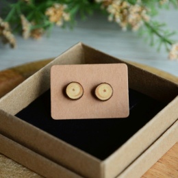 Ręcznie wykonane kolczyki z drewna