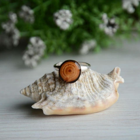 Drewniany pierścionek hand made