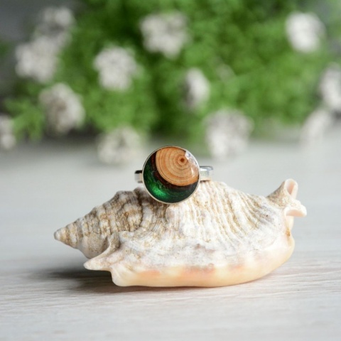 Ręcznie wykonany pierścionek z regulacją