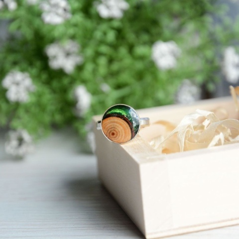 Unikatowy pierścionek ręcznie wykonany