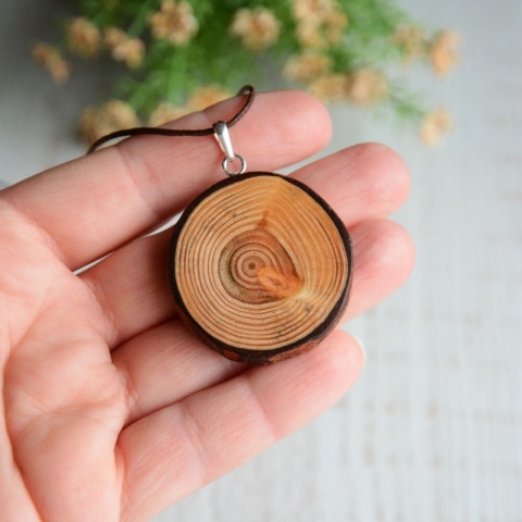 Leśny talizman na szyję