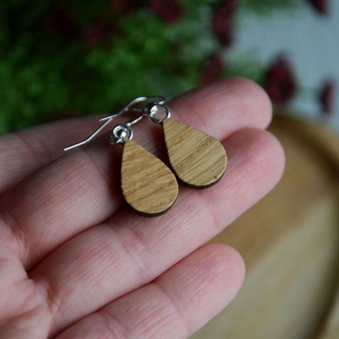 Różowo fioletowe kolczyki wiszące w kształcie łezki