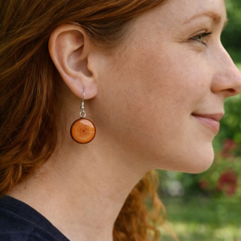 Naturalne kolczyki z drewna