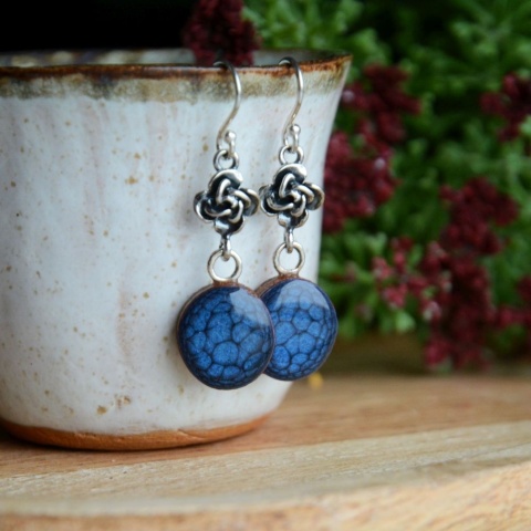 Długie granatowe kolczyki