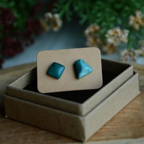 Turkusowe kolczyki sztyfty nie do pary