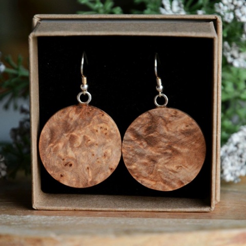 Duże wiszące kolczyki z drewna